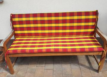 Cuscino panca con schienale realizzato su misura 45-50x150x5cm nel colore Bora Rosso